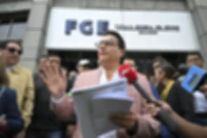 Calon Presiden Ekuador Fernando Villavicencio saat berbicara di hadapan wartawan setelah tiba di Kejaksaan Agung Quito, 8 Agustus 2023. Villavicencio tewas ditembak setelah berkampanye keesokan harinya