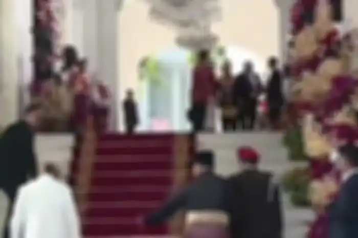 Momen Prabowo tak injak karpet merah di Istana Negara saat hadiri upacara HUT RI ke-78
