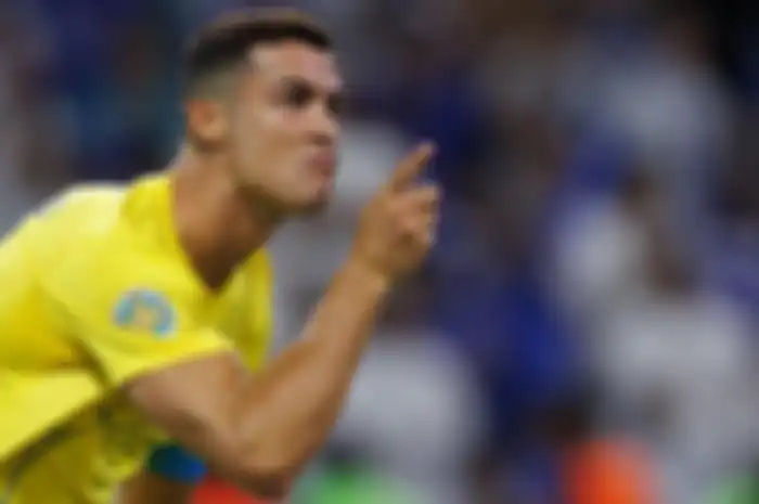 Gestur Cristiano Ronaldo saat Al Nassr menghadapi Al Hilal di Arab Club Champions Cup (12/8/2023). Ronaldo gagal menghindarkan timnya dari kekalahan di pekan kedua Liga Arab Saudi melawan Al Taawon (18/8/2023).