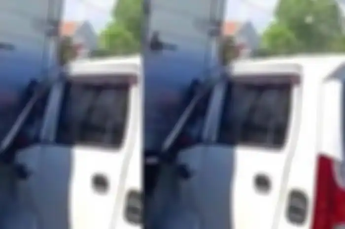 Pelajar SMA nekat bawa mobil ke sekolah, alami kecelakaan beruntun di Surabaya, sebelumnya sempat senggol pengendara motor. 