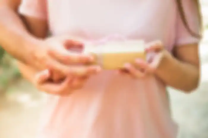 Hadiah untuk istri yang baru lahiran