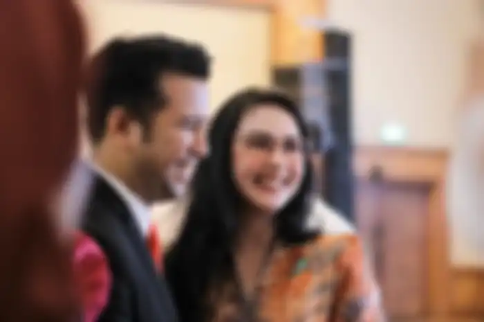 Arumi Bachsin dan Emil Dardak.