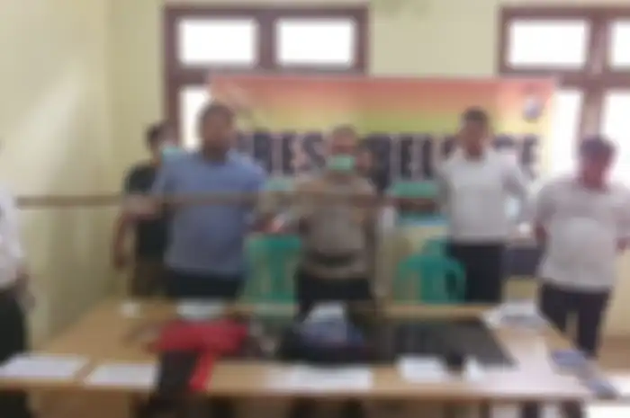Polsek Pinggir menggelar konferensi pers pengungkapan kasus pembunuhan seorang siswi SMP, di Kecamatan Pinggir, Kabupaten Bengkalis, Riau, Senin (4/9/2023).