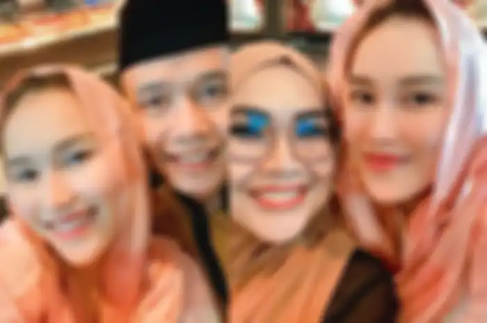 Sebagai seorang anak, Ayu Ting Ting murka ketika kedua orang tuanya kerap dihujat netizen di media sosial.