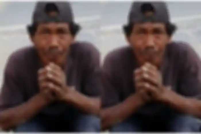 Viral bapak-bapak minta maaf sambil bersujud usai tabrak mobil seorang wanita.