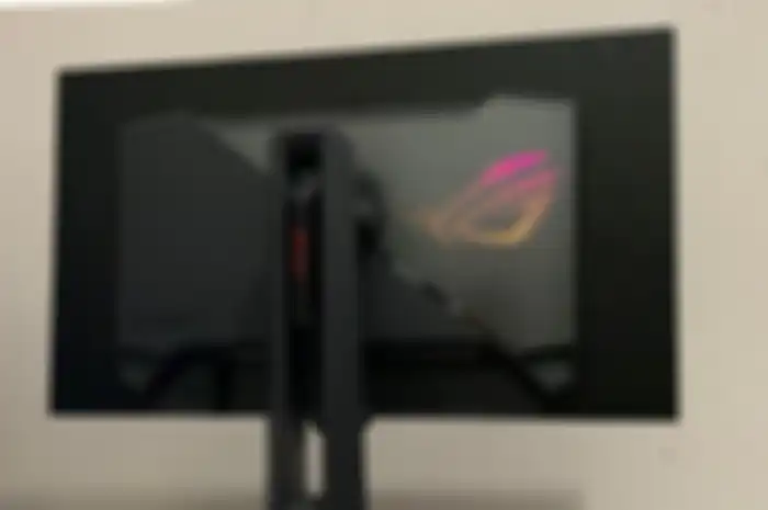 ASUS ROG Swift PG27AQDM menawarkan performa gaming dengan panel OLED yang memiliki kontras tinggi