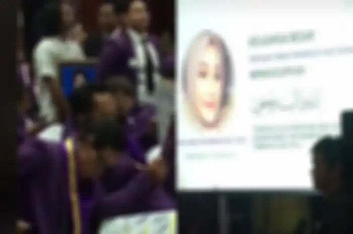 Momen haru wisuda wanita ini, digantikan suami setelah meninggal dunia