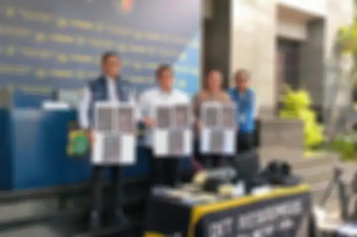 Polisi mengantongi sejumlah nama artis dan selebgram yang terlibat dalam pembuatan film porno di rumah produksi di kawasan Jakarta Selatan.