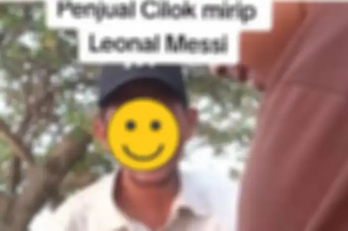 Penjual cilok di Pelabuhan Ratu mirip Lionel Messi