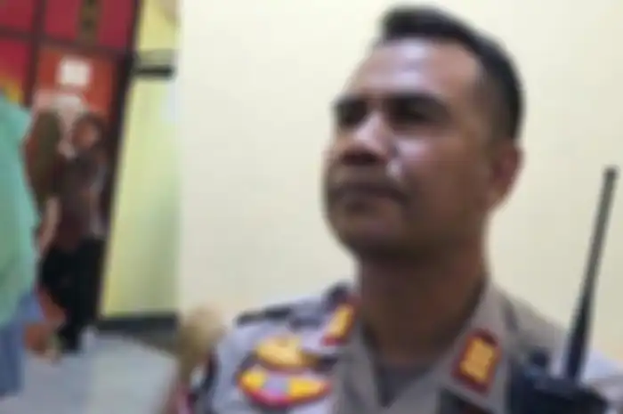 Kolase foto AKP F dan LM. Kasat Lantas Polres Sikka Bantah Dituding Lecehkan Ibu Rumah Tangga di Kebun Unipa Indonesia 