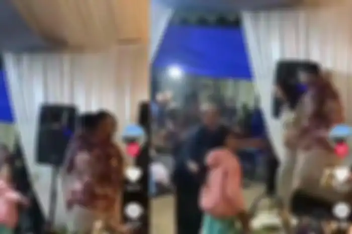 Asik joget di panggung biduan saat pesta hajatan, seorang pria di Trenggalek, Jawa Timur dapat kejutan dari anak dan istri.
