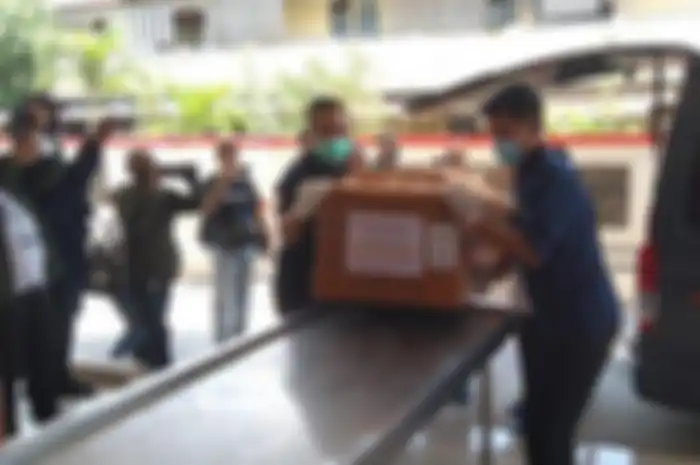 Jenazah ajudan Kapolda Kalimantan Utara (Kaltara) Brigpol SH telah tiba di Rumah Sakit Bhayangkara Semarang, Sabtu (23/9/2023) 