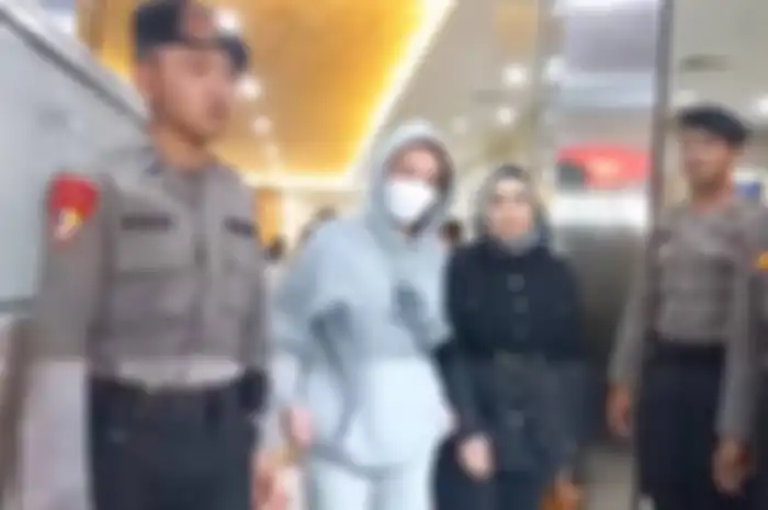 Amanda Manopo diperiksa terkait promosi judi online, Senin (2/10/2023). Amanda mengaku dibayar Rp16 juta untuk sekali promosi.