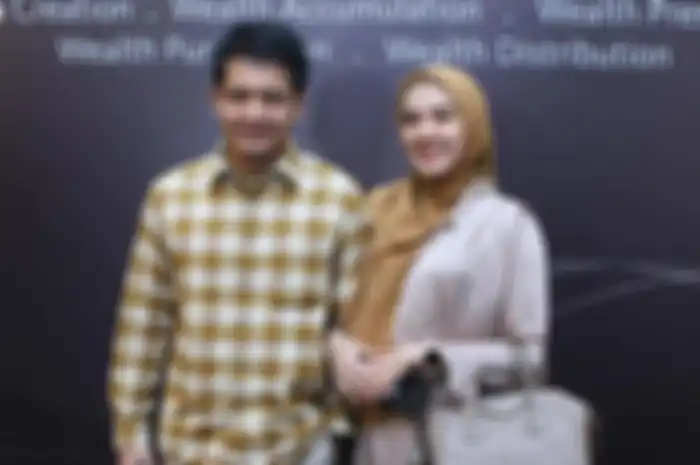 Dhini Aminarti dan Dimas Seto.