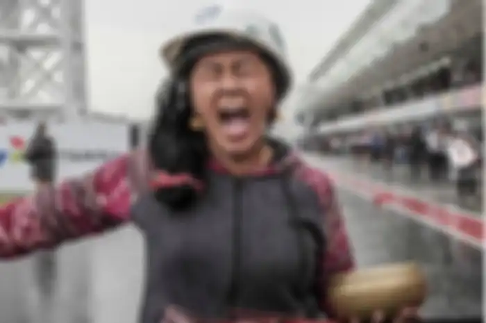 Mbak Rara pawang hujan di MotoGP Mandalika 2022 berhasil menghentikan hujan.
