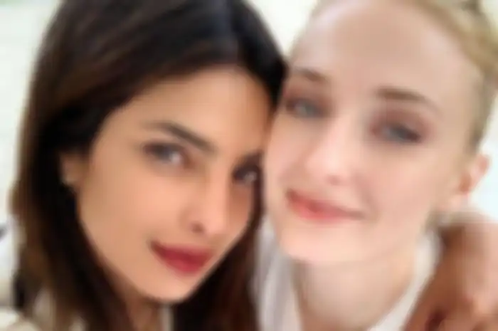 Priyanka Chopra dan Sophie Turner