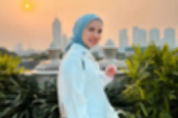Tya Ariestya jadi ibu kos.