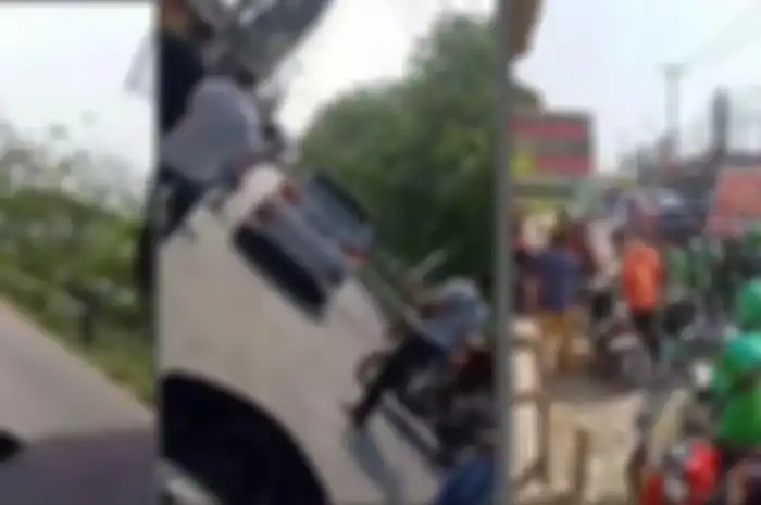 Beredar sebuah video detik-detik pengejaran terduga pelaku hipnotis di Bekasi, Jawa Barat.