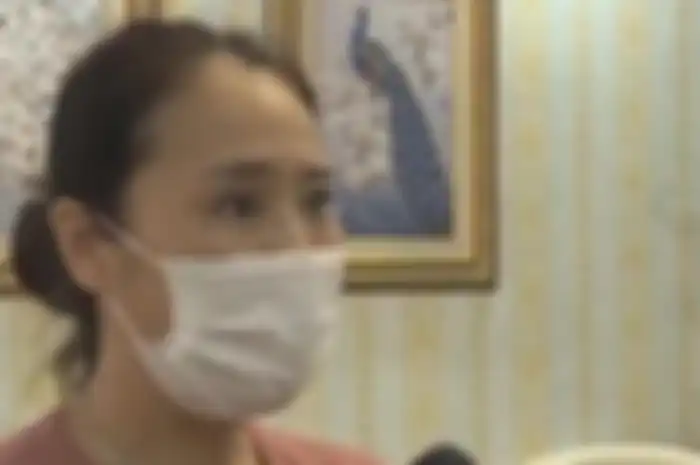 Ibu Li, wanita di China yang mengalami teror di rumahnya setelah suaminya meninggal. 