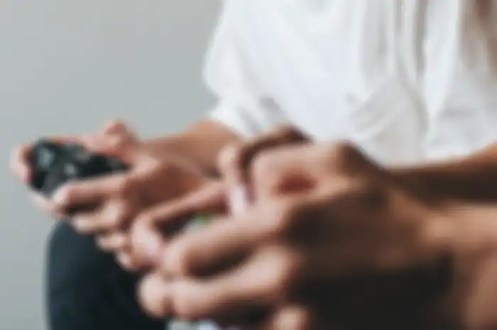 kakek 52 tahun masih suka main playstation