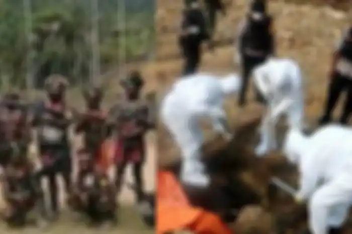 Aparat gabungan TNI dan polisi sedang mengevakuasi mayat penambang emas yang jadi korban pembantaian KKB Papua di Kali I, Distrik Seredala, Yahukimo, Jumat (27/10/2023).