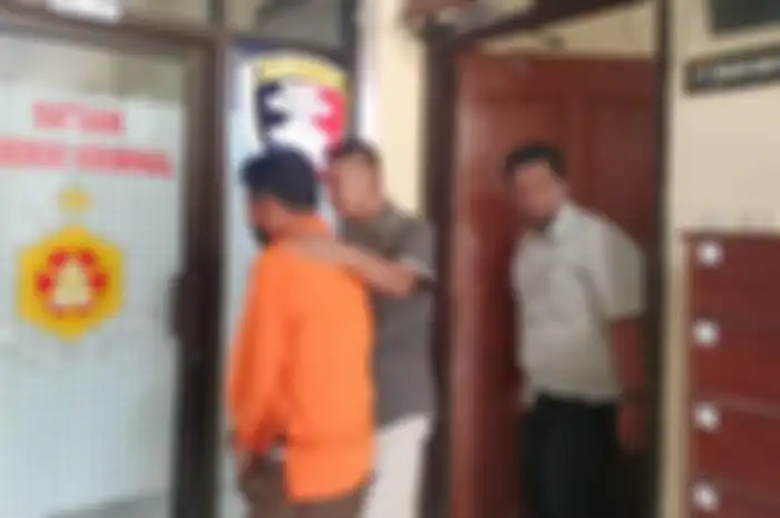 Mantan kades di Situbondo ditangkap usai gelapkan dana desa Rp 671 juta.