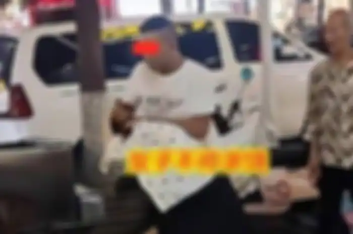suami jambak rambut istrinya yang kecanduan judi