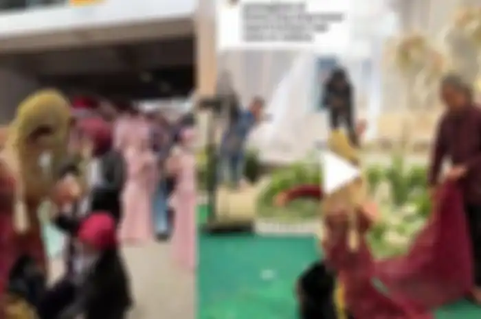 Seorang mempelai wanita diduga kesurupan arwah leluhur.