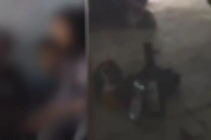Video aksi siswa-siswi SMK pesta miras bersama guru.