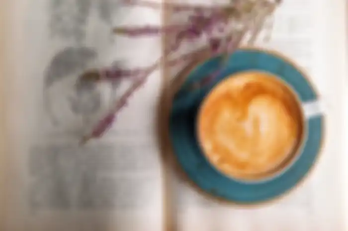 Selain itu terdapat quotes romantis tentang kopi yang mungkin bisa menggambarkan isi hatimu, mana yang favorit?