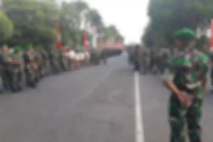Prajurit Kodam V Brawijaya siap menyambut Serda Rifki.