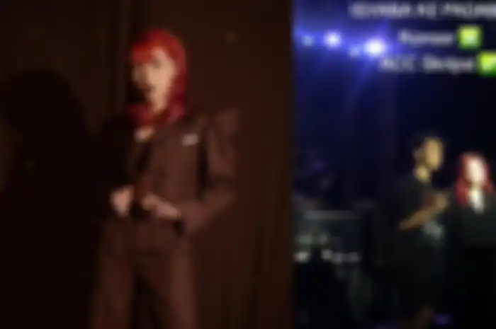 Isyana Sarasvati tanda tangani skripsi fans
