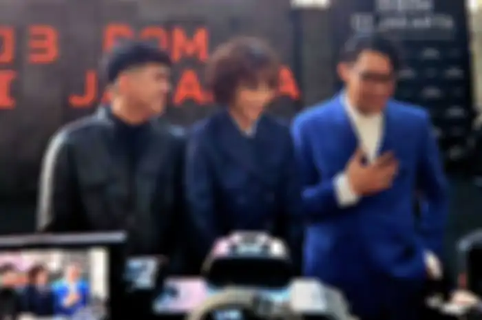Chicco Kurniawan, Lutesha, Ardhito Pramono dalam press conference Film 13 Bom di Jakarta