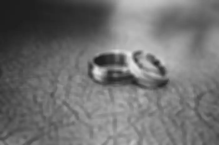 Ilustrasi cincin tunangan