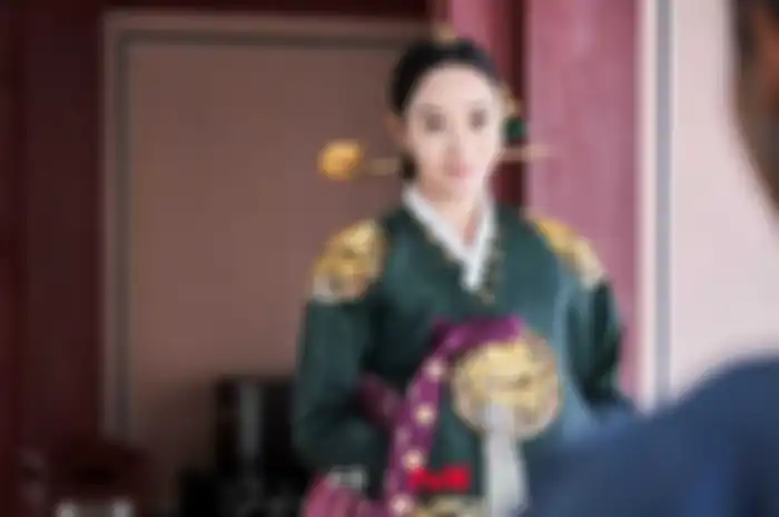 Ratu Im Hwa Ryeong dalam drama  Under The Queen’s Umbrella