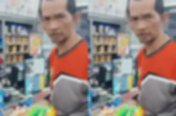 Bapak-bapak protes plastik di Indomaret berbayara