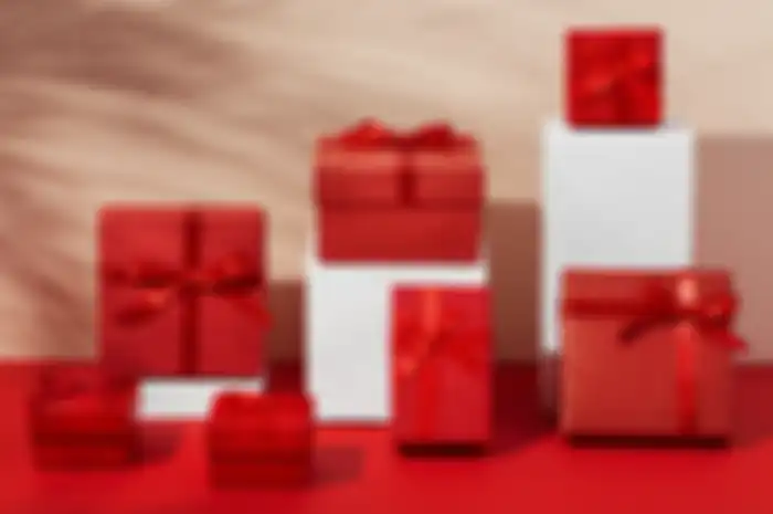 Beberapa rekomendasi hadiah Imlek bernuansa merah untuk keluarga tercinta.