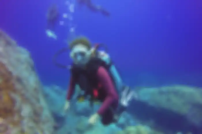 Ide hadiah untuk sahabat hobi diving (menyelam).