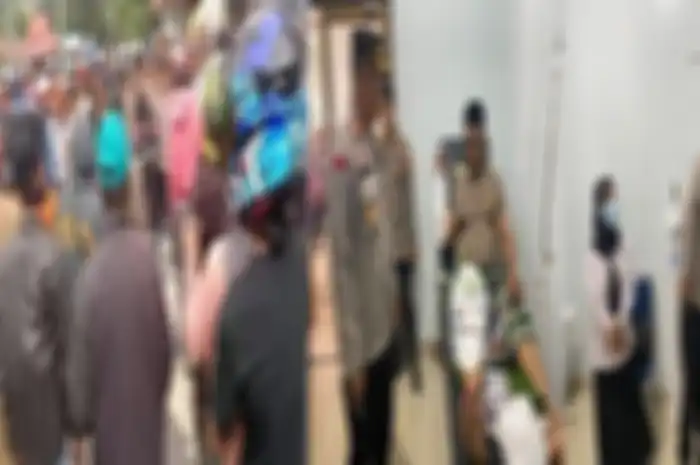 Kronologi dua anggota polisi terbakar saat mengamankan demo di Kantor Bupati Konawe, Provinsi Sulawesi Tenggara (Sultra), Senin (15/1/2024).