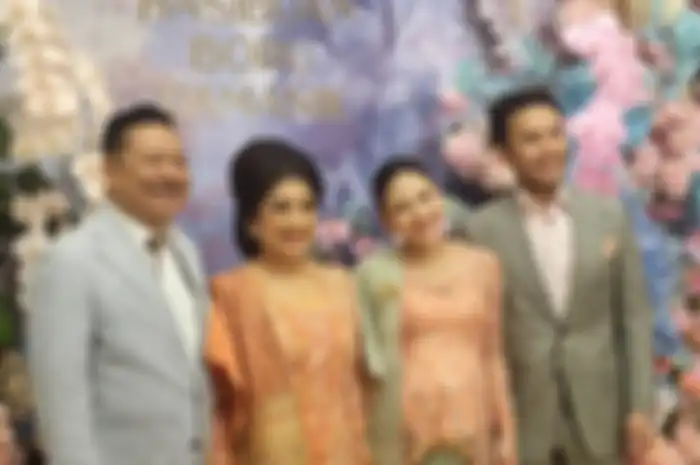 Otto Hasibuan, Jessica Mila, dan Yakup Hasibuan di acara mambosuri di kawasan Kelapa Gading Jakarta Utara, Minggu (21/1/2024)  