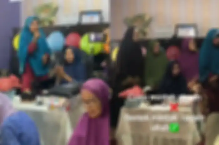 nenek 80 tahun minta ulang tahunnya dirayakan