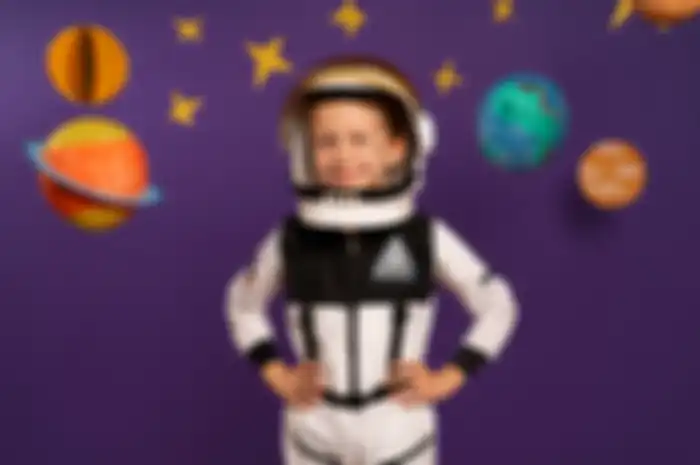 Ide hadiah untuk anak yang bercita-cita jadi astronot.