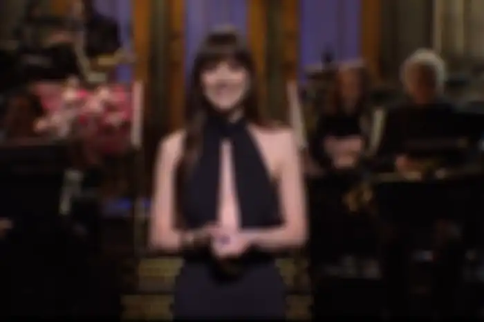 Dakota Johnson host SNL
