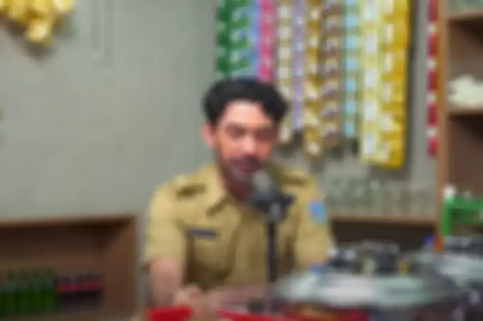 Reza Rahadian menceritakan tentang sosok ayah kandungnya