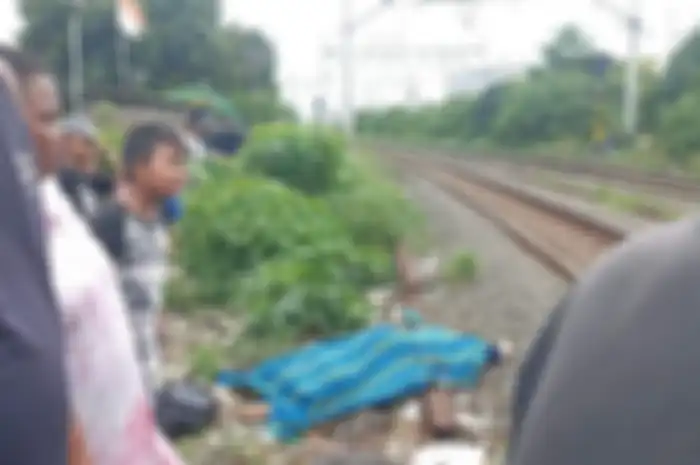 Seorang pelajar SMP tewas di perlintasan kereta antara Stasiun Jatinegara dan stasiun Pondok Jati pada Sabtu (3/2/2024).