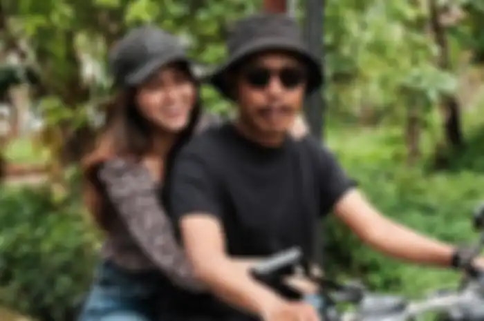 Dwinda Ratna dan Furry Setya.