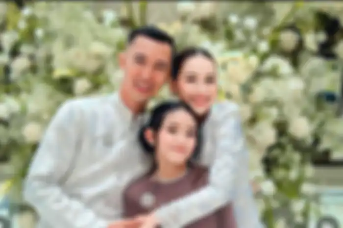 Momen lamaran Ayu Ting Ting dan Muhammad Fardhana 