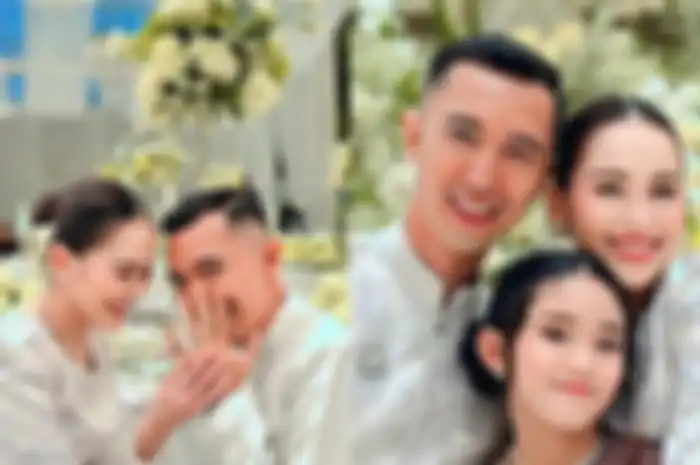 Momen pertunangan Muhammad Fardana dan Ayu Ting Ting