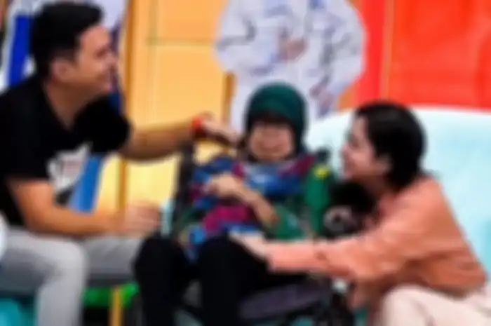 Dewi Perssik kedatangan mantan mertua di Hari Ibu 2022 yang dibawa Aldi Taher