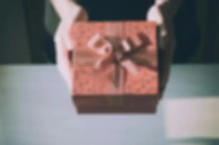 Intip kumpulan 10 ide hadiah yang cocok untuk teman yang berulang tahun pada tanggal 29 Februari, apa saja?